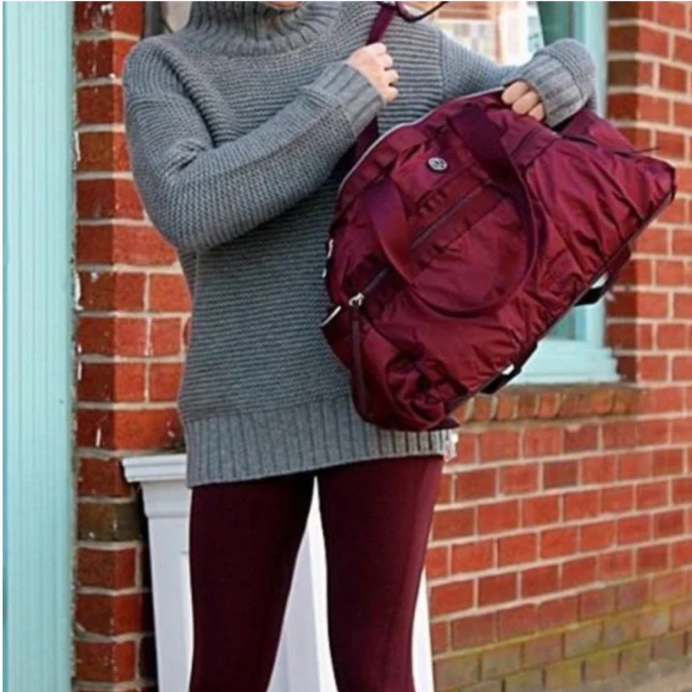 Lululemon Gym To Win Duffel - Picture 2 of 15